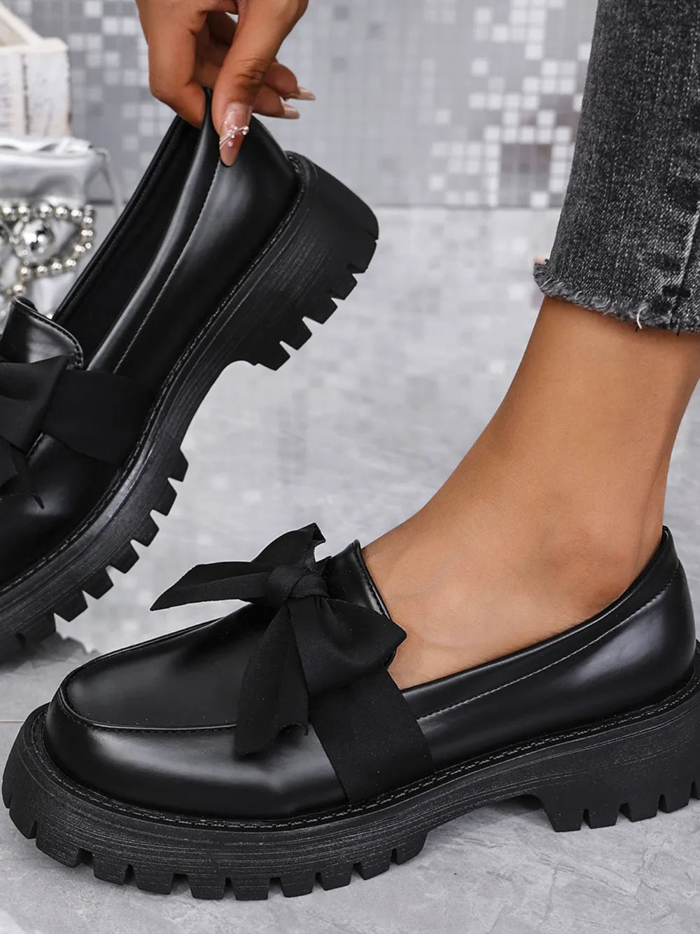 Bow PU Leather Round Toe Loafers Side